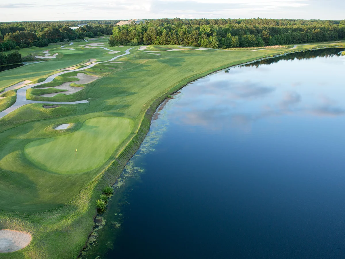 Barefoot Resort, The Dye Club