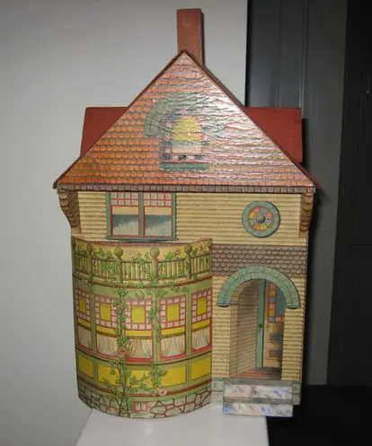 Bow front doll house Image: sondrakrueger permission on file
