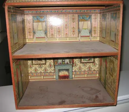 Bow front doll house Image: sondrakrueger permission on file