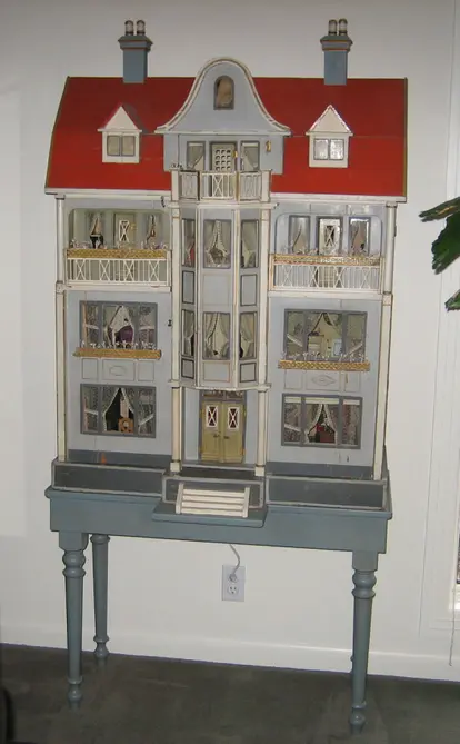 Doll house Image: sondrakrueger permission on file