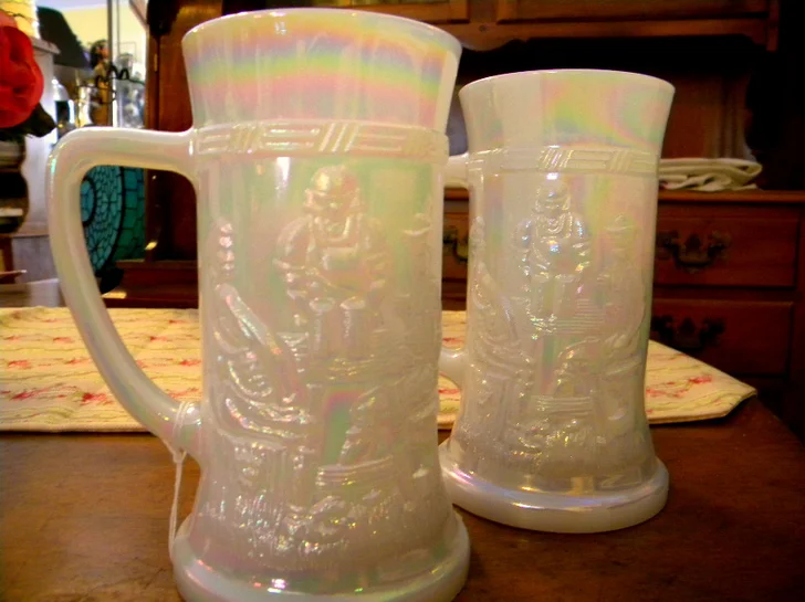 Carnival glass ©marye audet permission granted to lovetoknow