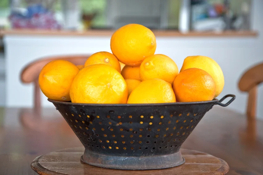 bowl of lemons