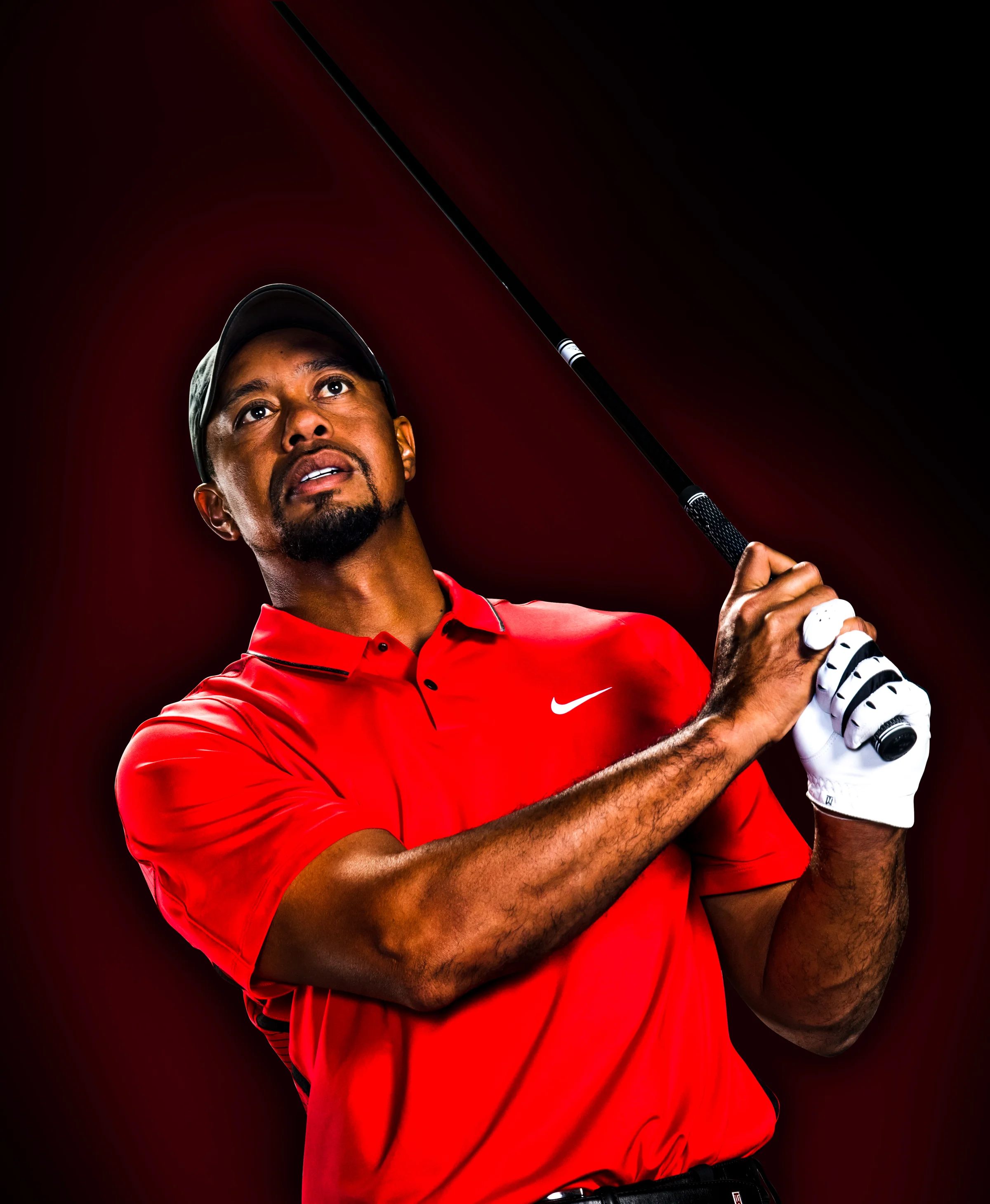 Picture of Tiger Woods watching golf shot