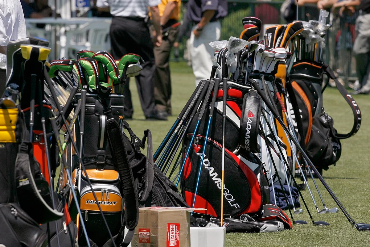 Adams golf bag on the driving range
