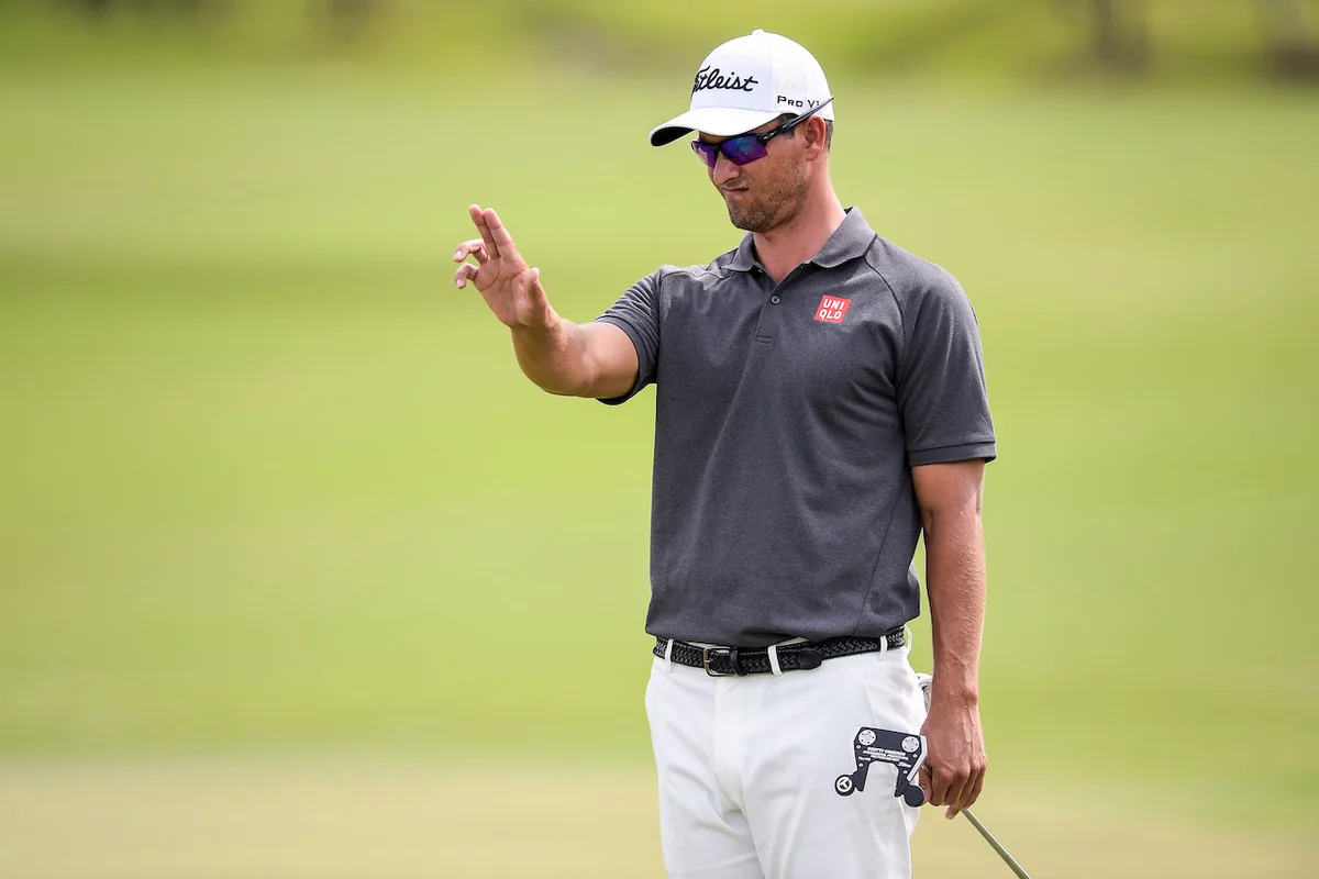Adam Scott using AimPoint putting technique