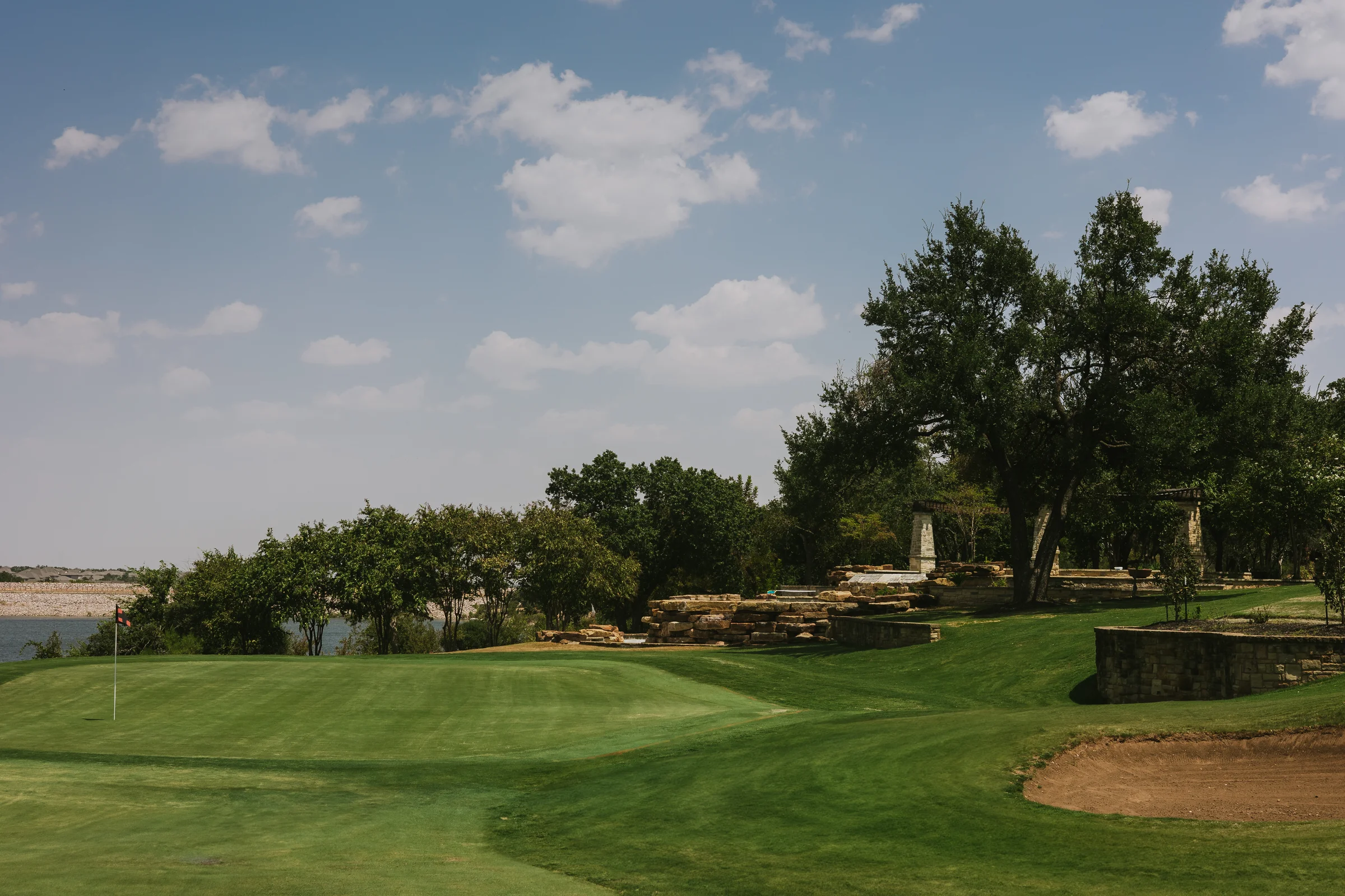 18th hole at Avery Ranch