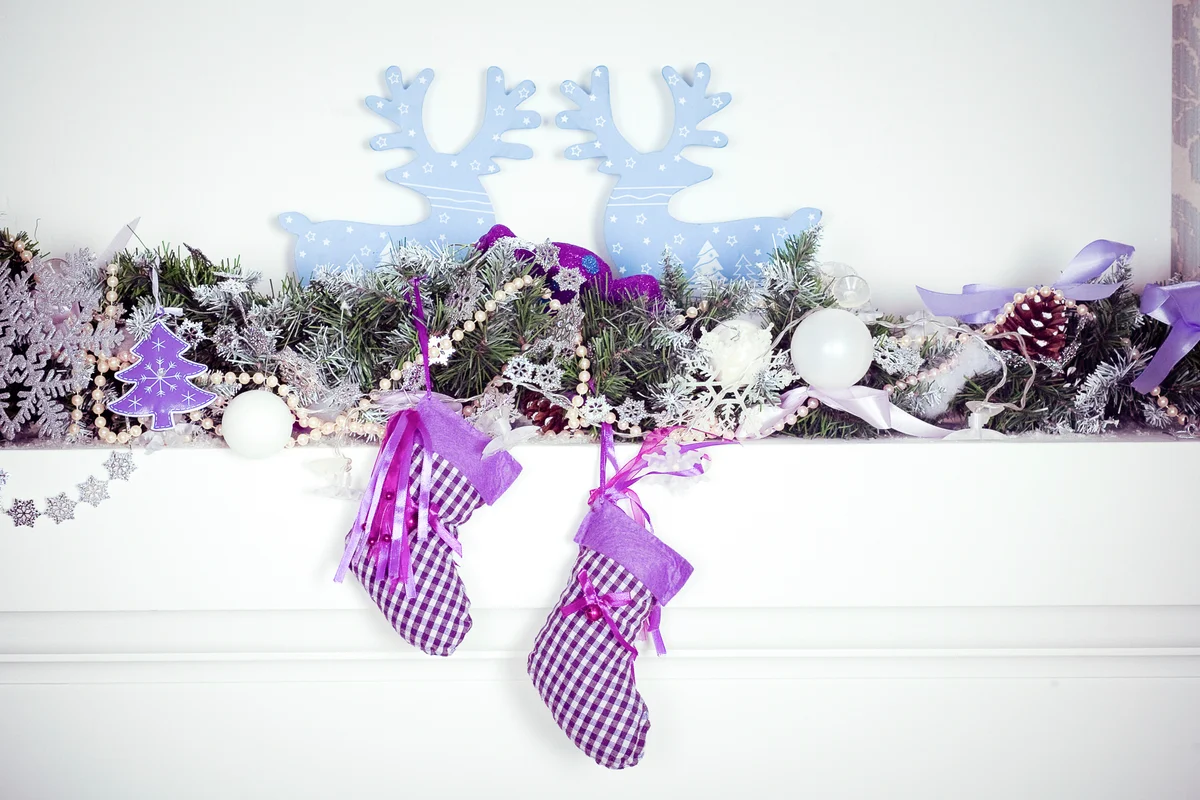 Purple, blue and white mantle