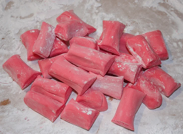 cut bubble gum