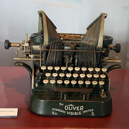 Oliver No 3 Typewriter, © Jim, the Photographer | Flickr.com, https://www.flickr.com/photos/jcapaldi/8938342944