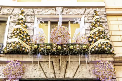 Window decorations
