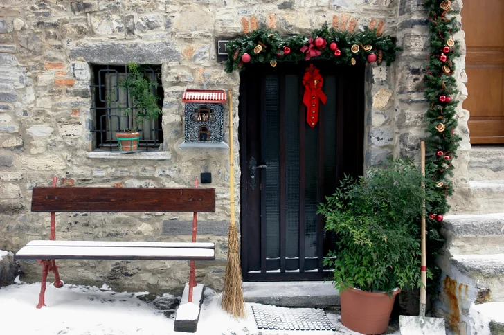 Italian cottage decorations