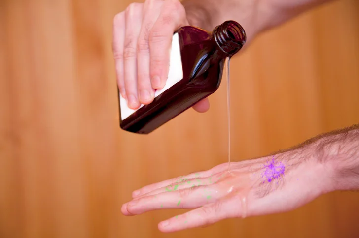 mineral oil to remove paint