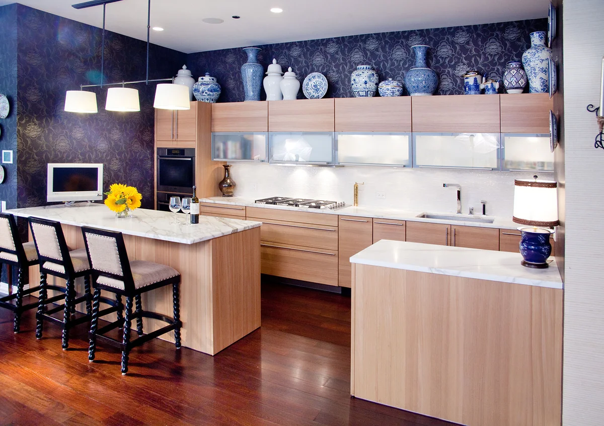 Vases and urns above cupboards http://www.houzz.com/photos/1120202/Urban-Eclectic-eclectic-kitchen-chicago