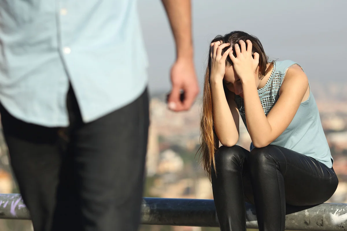 Man breaking up with girlfriend