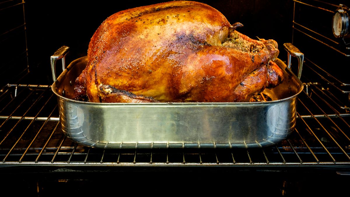 How to Cook a Turkey Overnight Safely