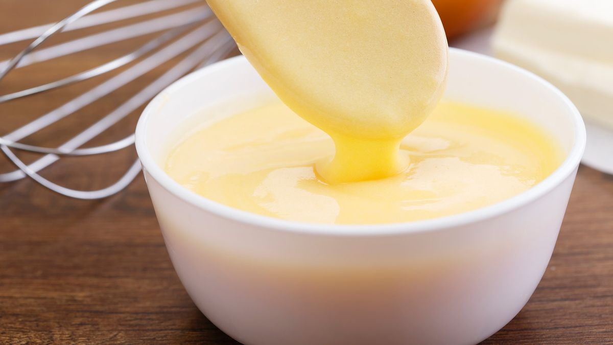 Perfect, Creamy Hollandaise Sauce Recipe & Helpful Hacks