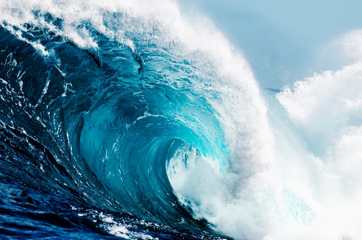 huge ocean waves