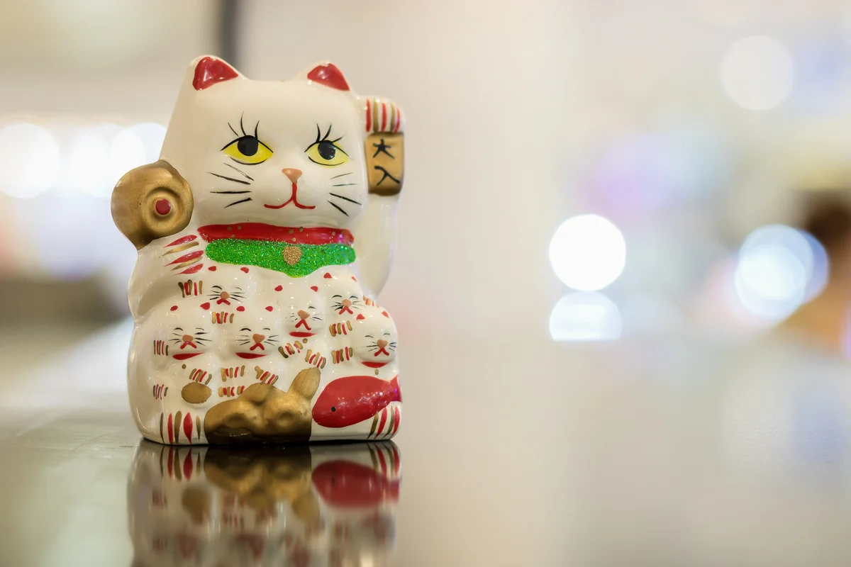 Lucky cat statue