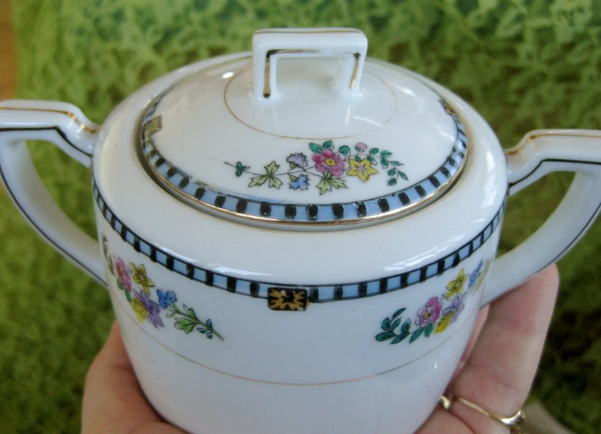 Noritake Sheridan Lidded Sugar Bowl