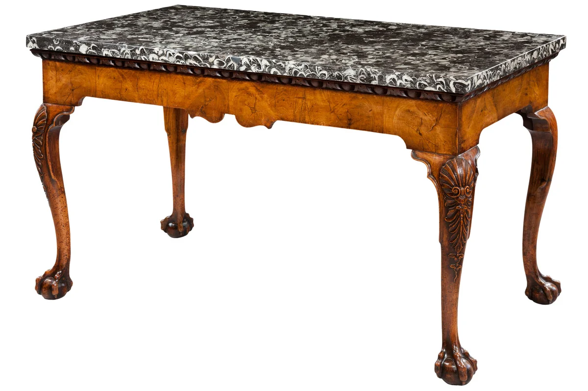 Antique marble top table / ID 97542450 © Foto21293