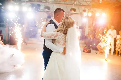 Amazing first wedding dance with smoke and fireworks