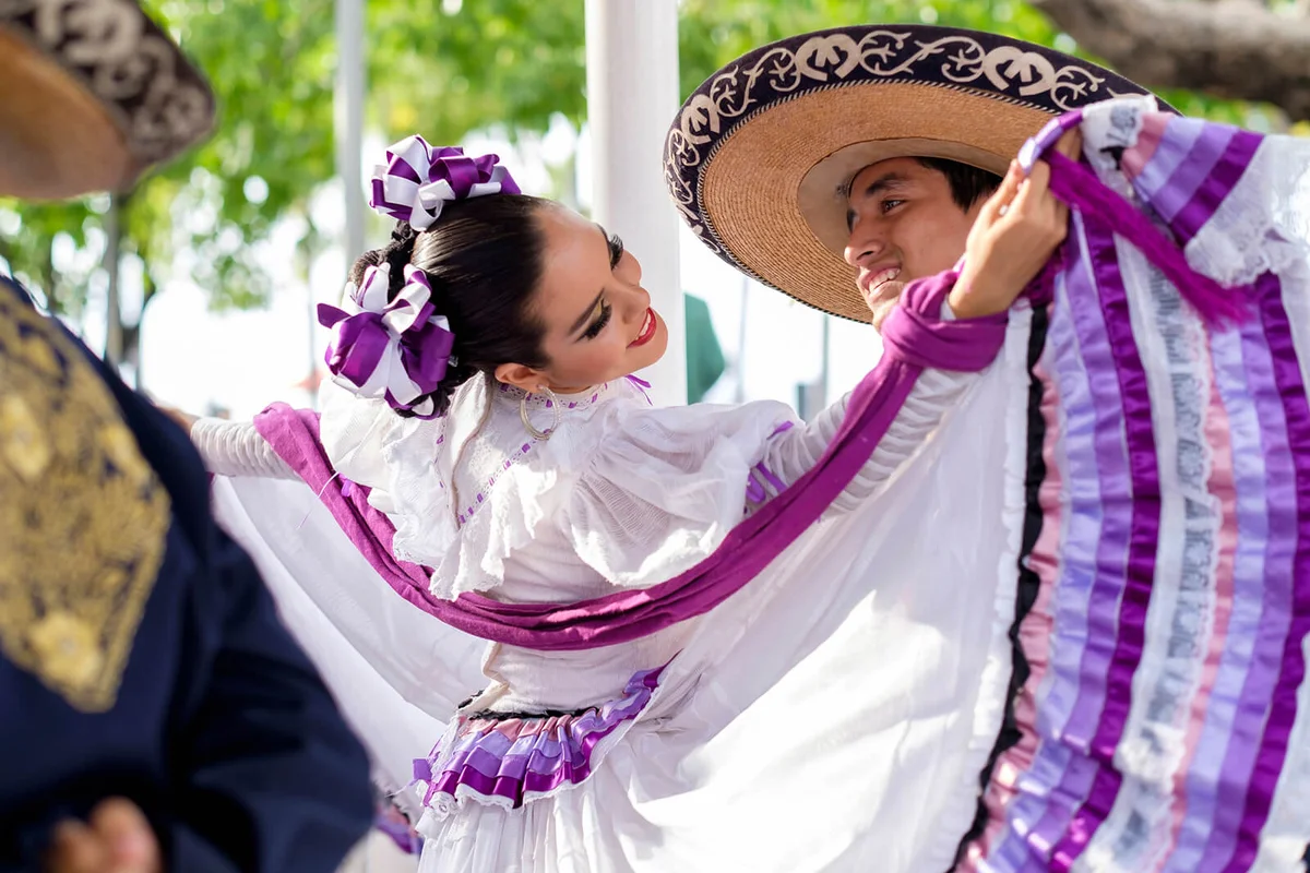 Folkloric Mexican Dancers