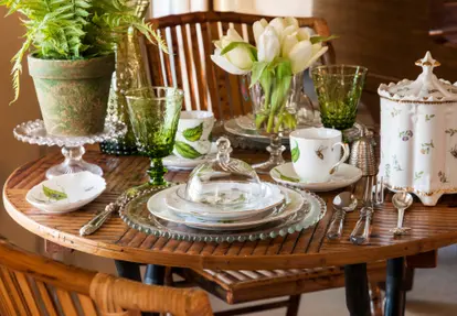 springtime table setting