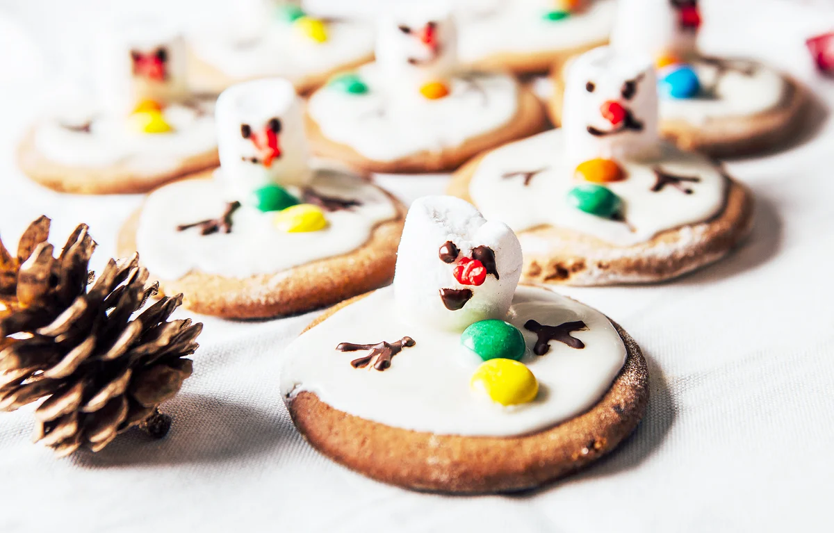 Army of melted snowmen on ginger cookies