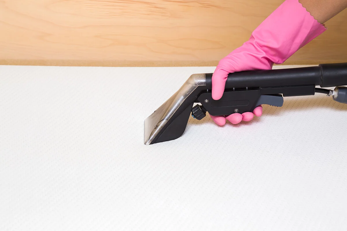 Mattress or bed chemical cleaning with professionally extraction method