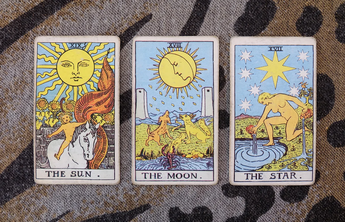 Sun, moon, star tarot cards / ID 84995960 © Saowump