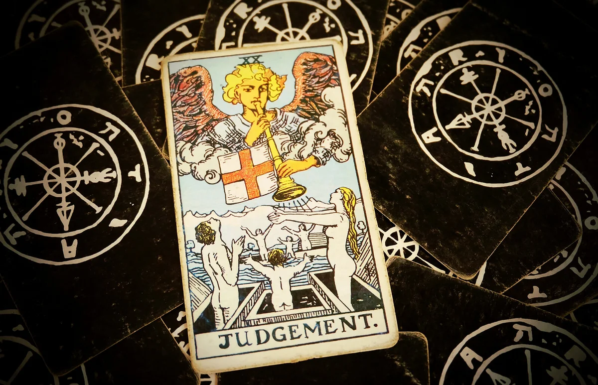Judgement Tarot Card / ID 51212474 © Saowump