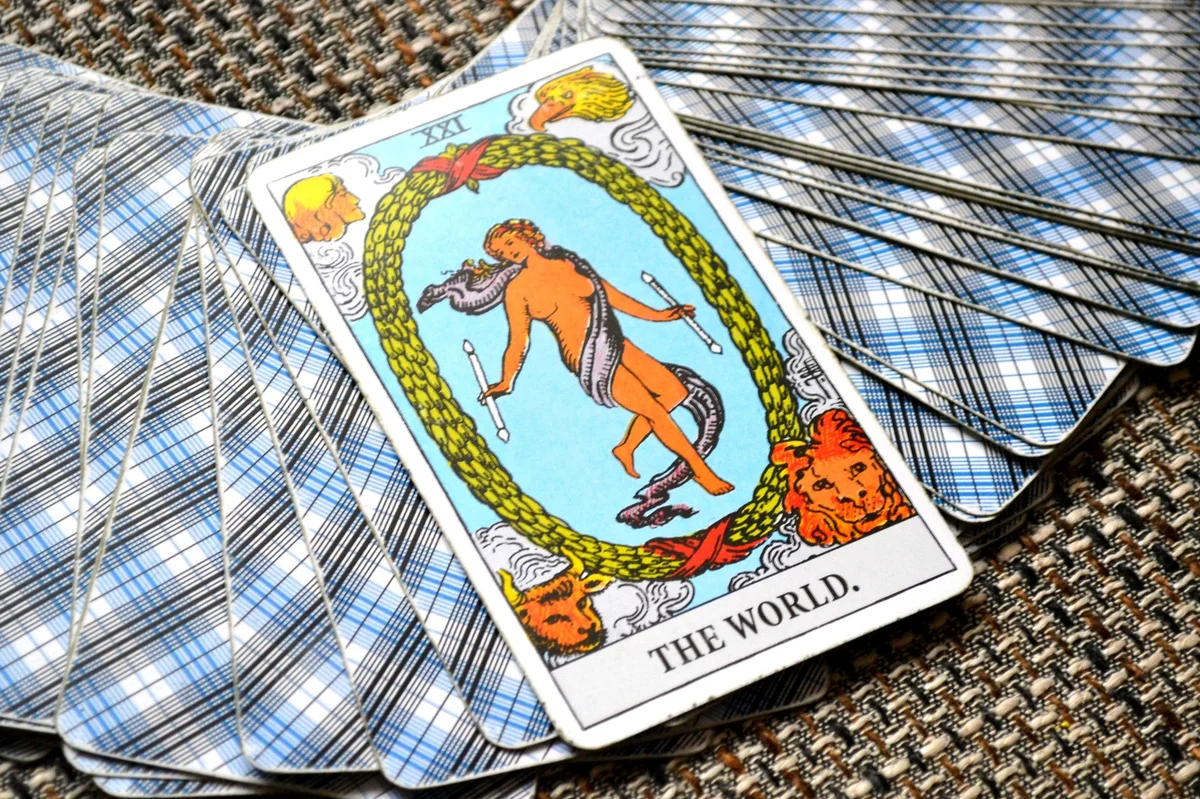 The World Tarot Card / ID 112119819
© Sara Milana