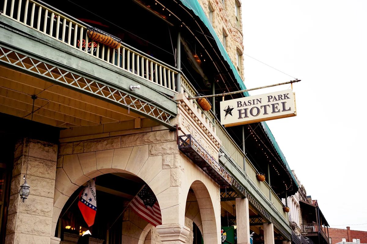 Basin Park hotel - Eureka Springs