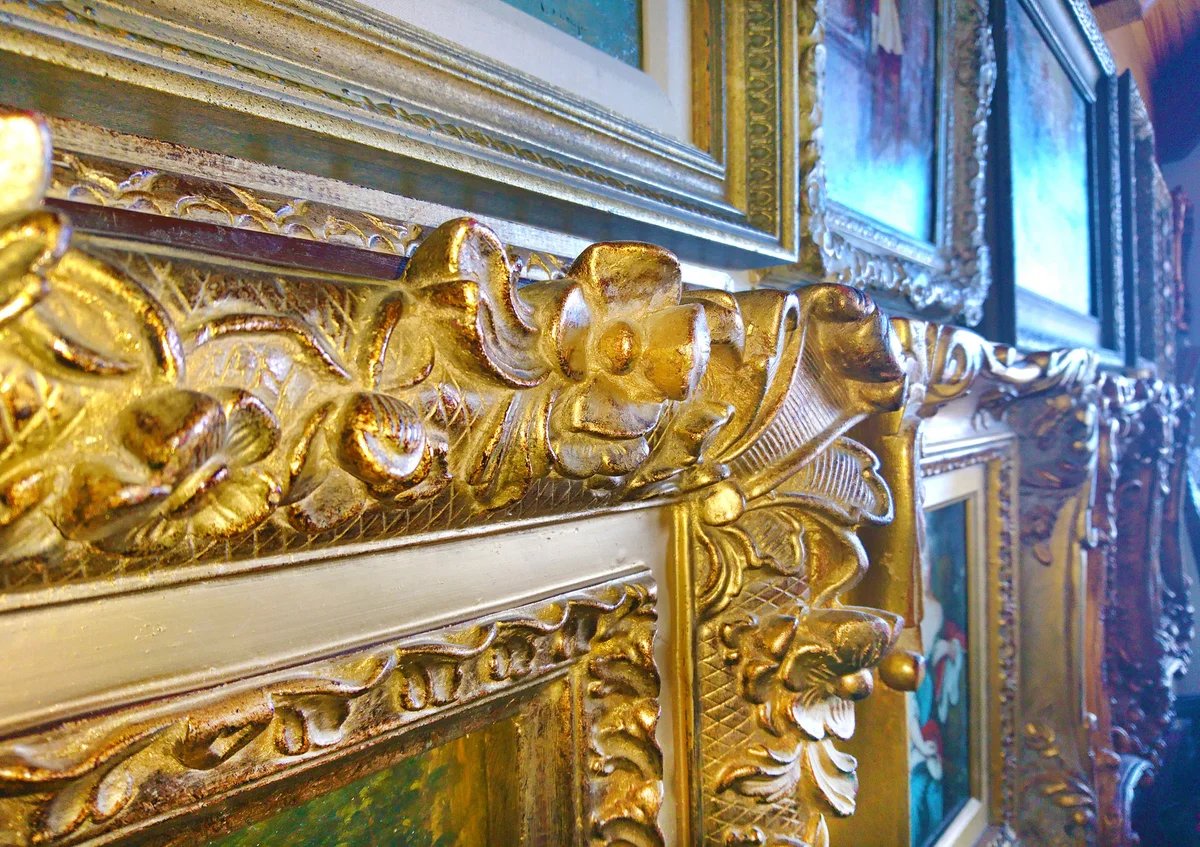 Gold gilded picture frame detail