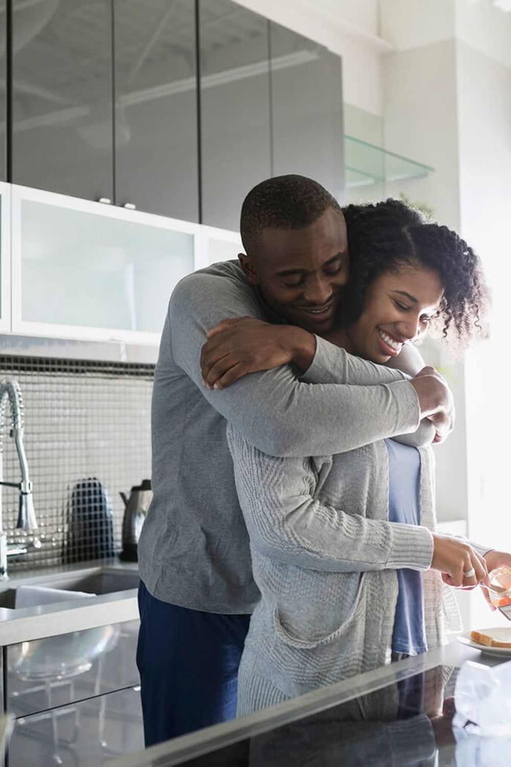 10+ Thoughtful Ways to Make Your Girlfriend Feel Special