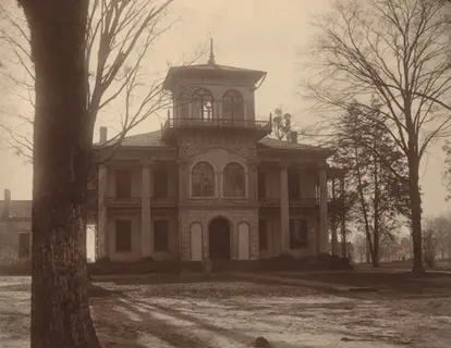 Dr. John H. Drish House in Tuscaloosa, Alabama in 1911, while being used to house the Jemison School.