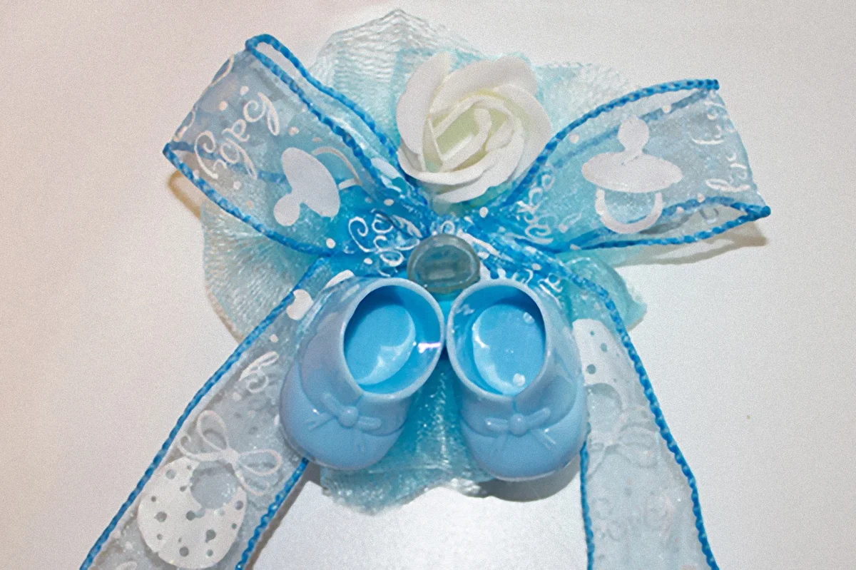 Pacifier corsage in blue