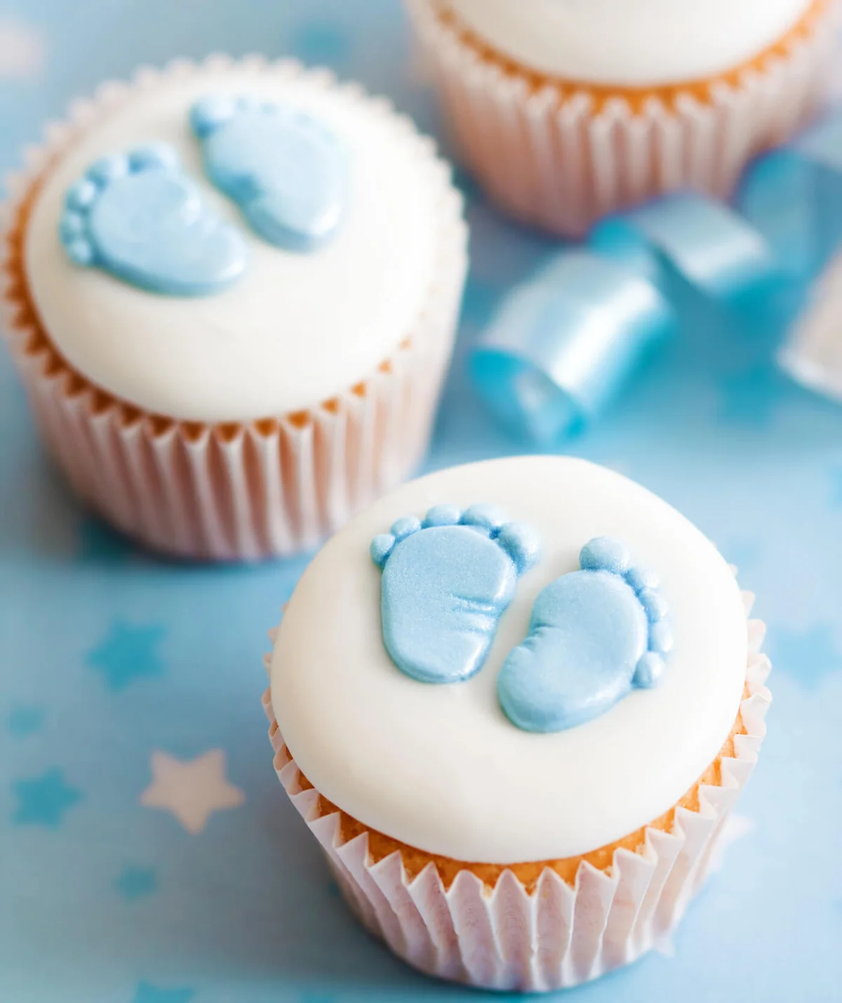 Baby feet boy cupcakes