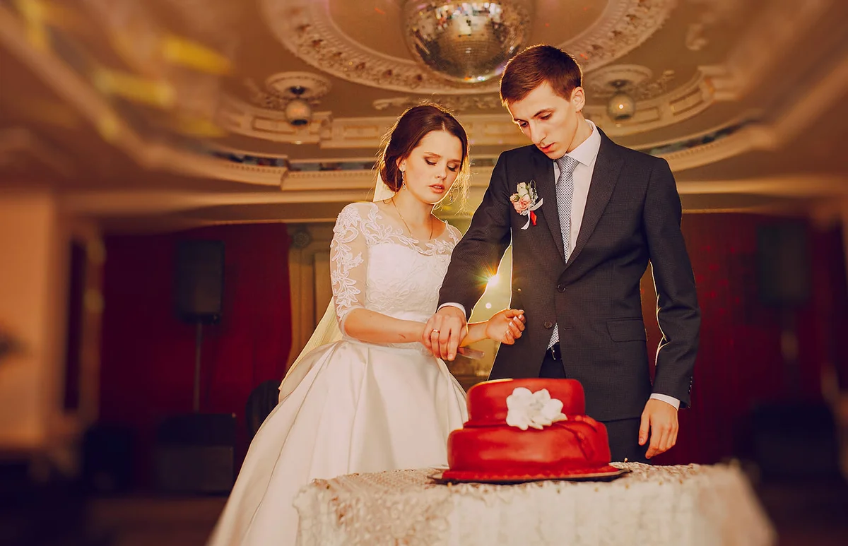 Wedding cake couple
