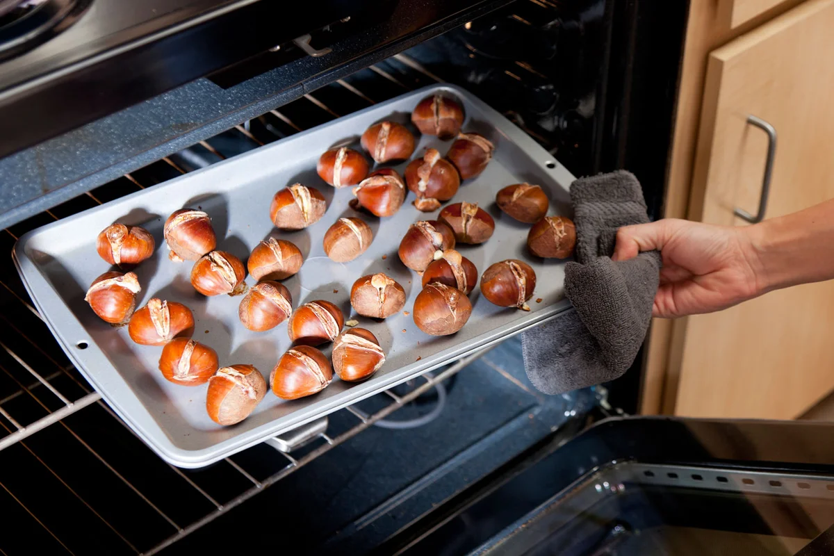 Roasting chestnuts in oven