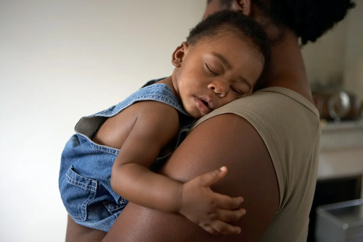 baby with his mom