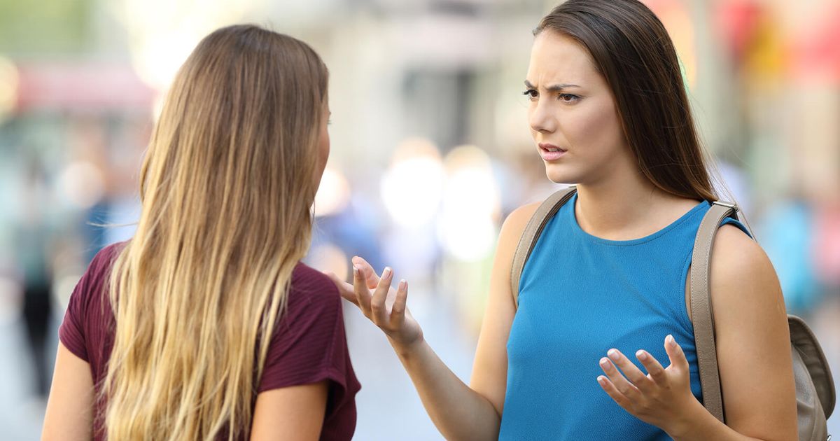 12 Warning Signs That Someone's Being a Bad Friend