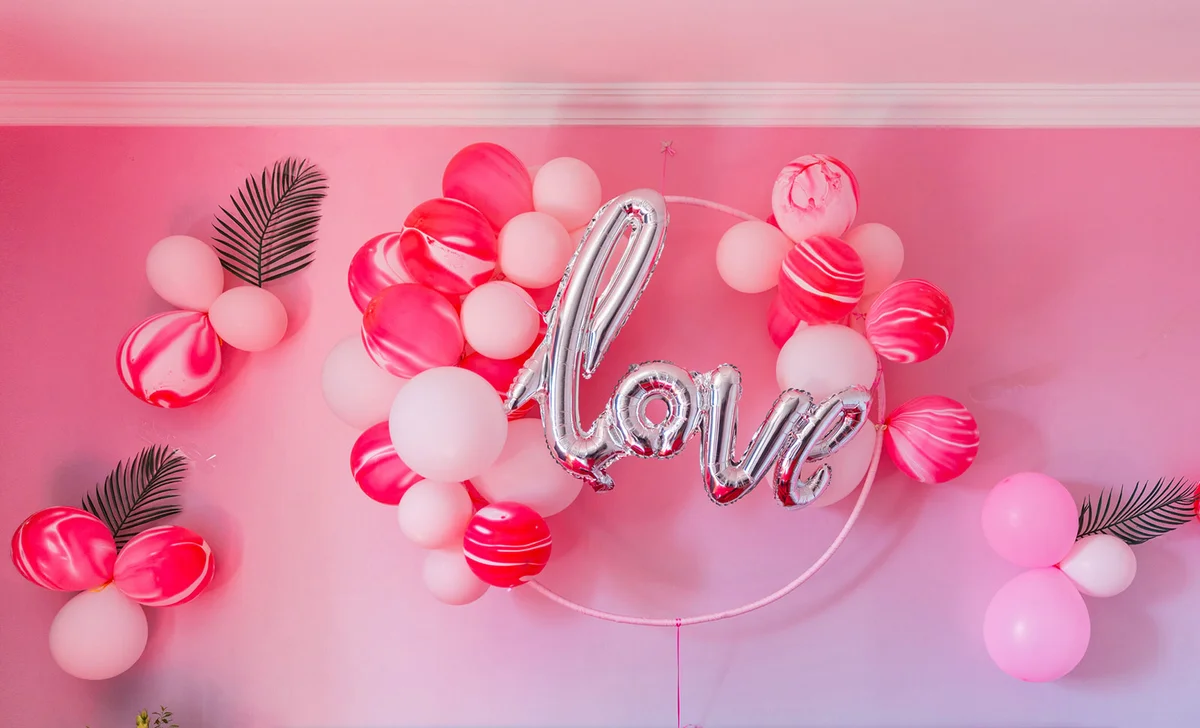 Love wall balloon decoration for wedding