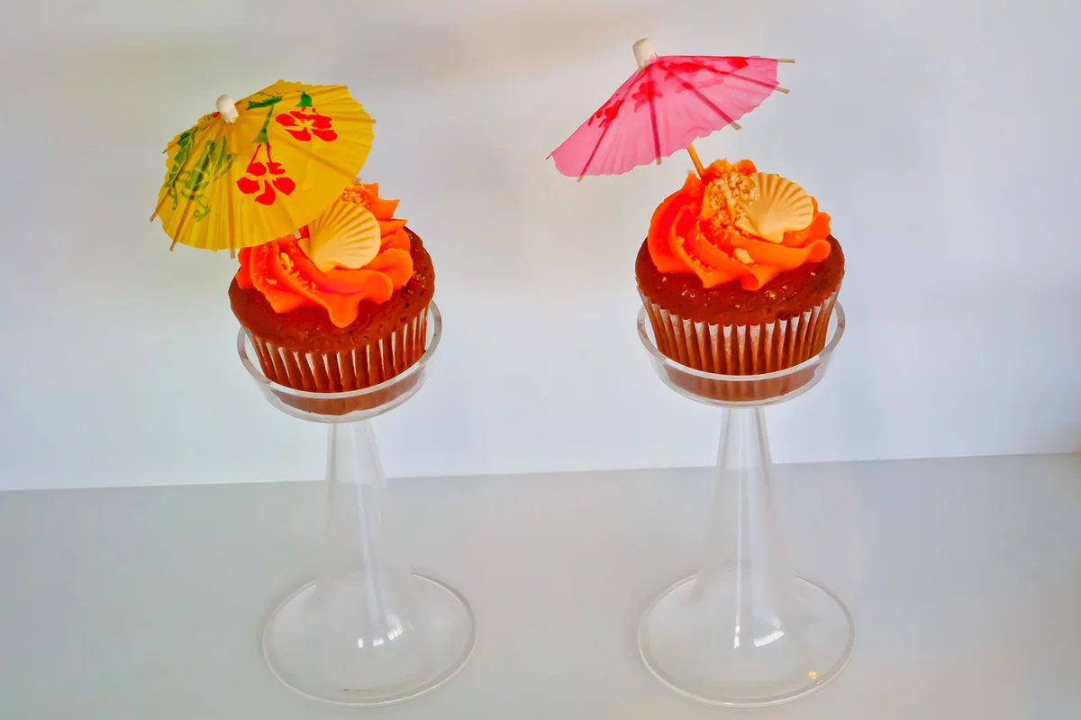 Seashell and umbrella cupcakes
