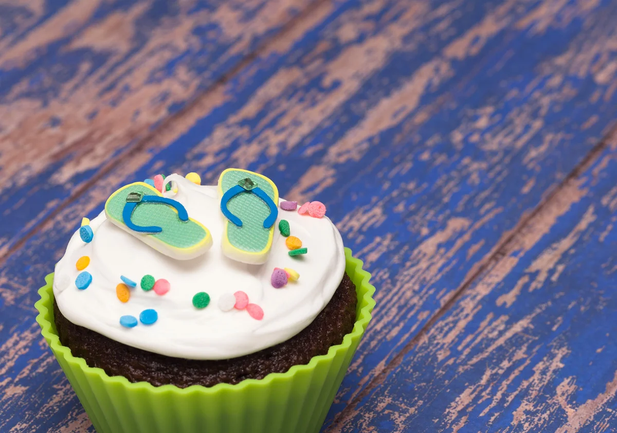 Beach flip flops cupcake