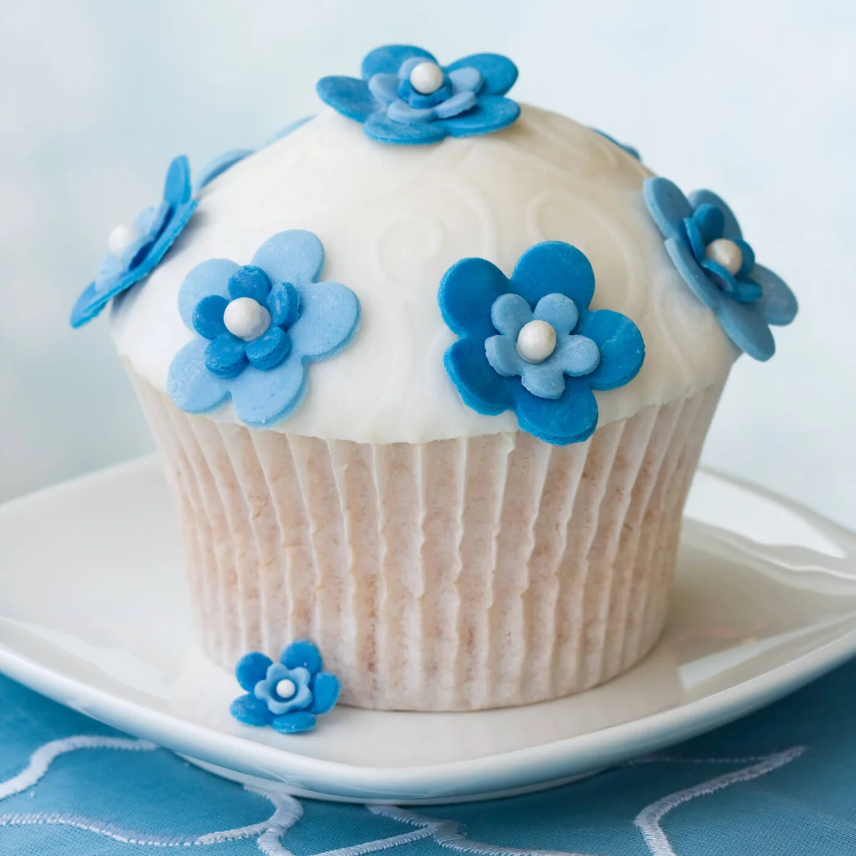 Blue flower cupcake