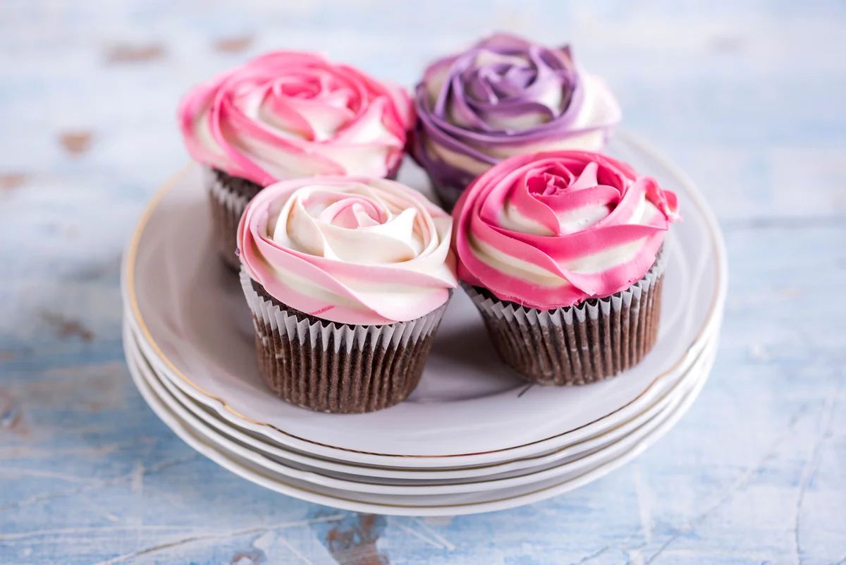 Chocolate cupcakes with rose frosting