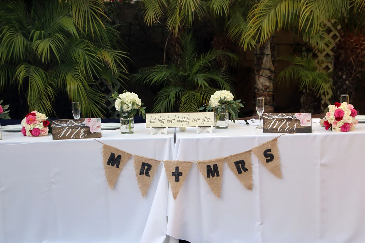 Charming head table wedding decorations
