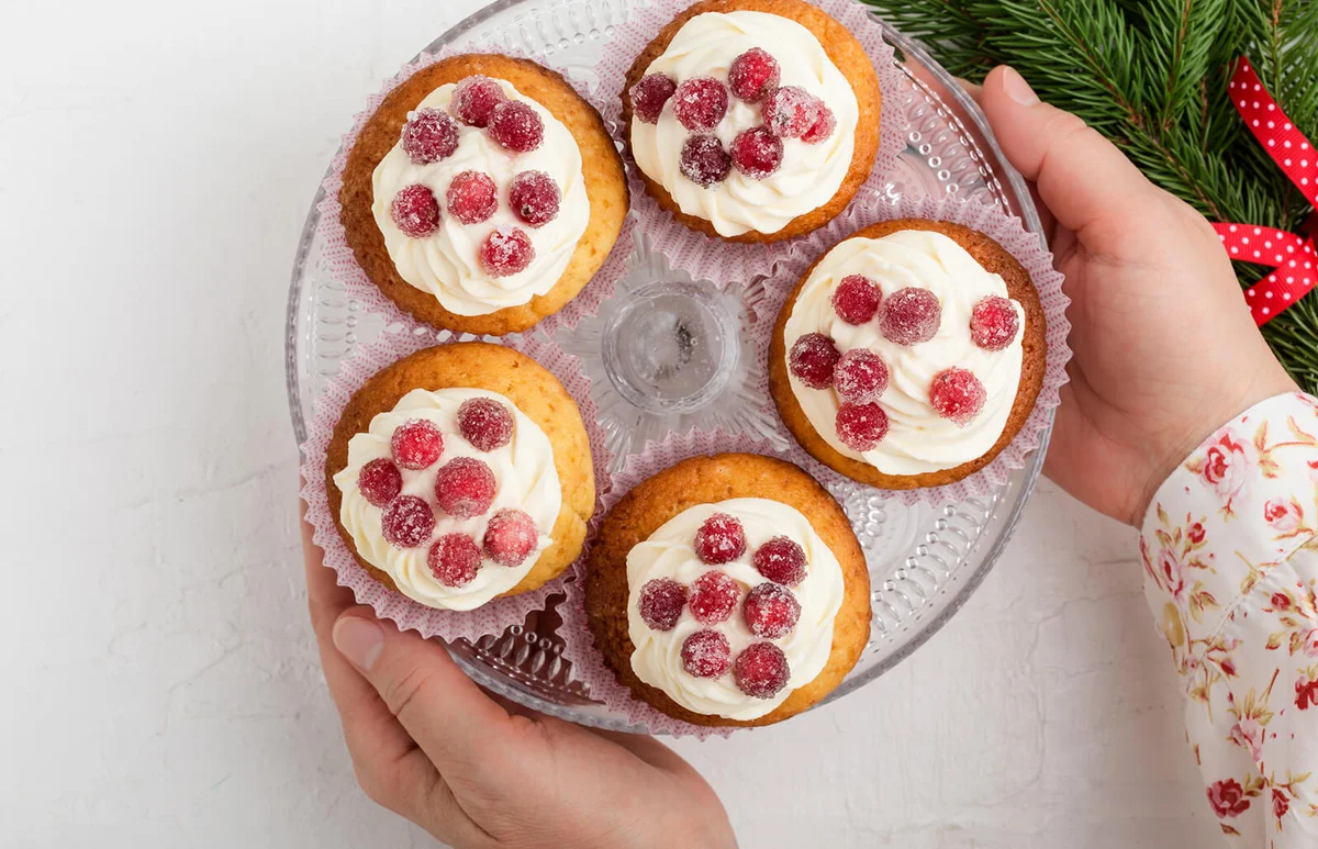 Candied cranberries and cream cheese cupcakes