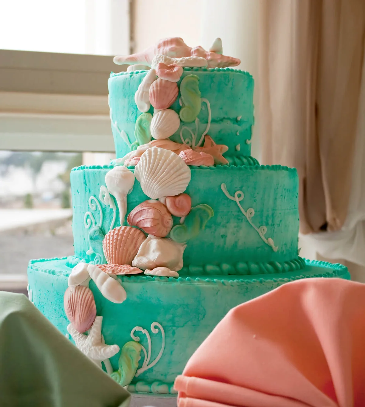 Blue beach themed wedding cake with three tiers | ID 17222710 © Arenacreative | Dreamstime.com